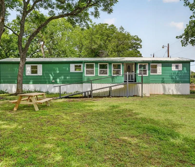 5469 Lake Granbury Trail, Granbury TX 76048