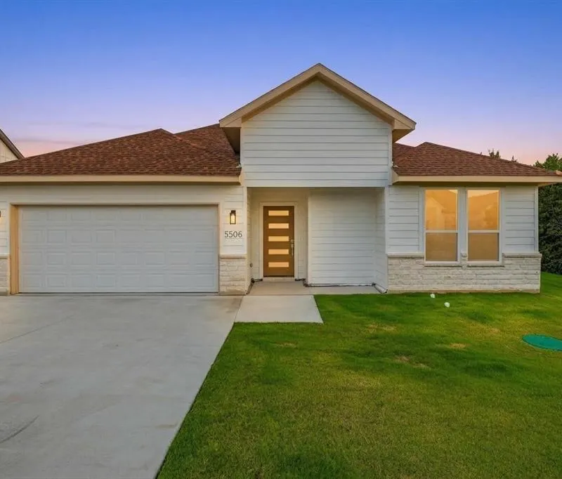 5506 Firewood Trail, Granbury TX 76048