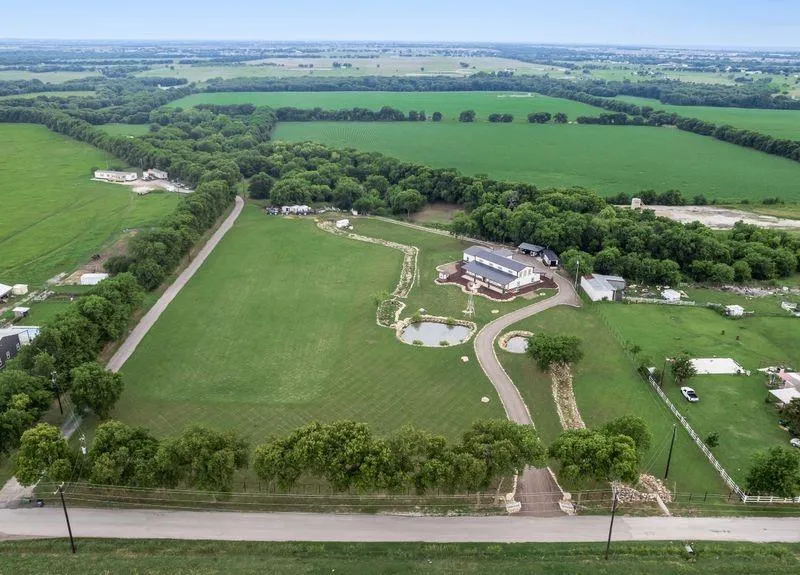 11167 Plainview Road, Krum TX 76249