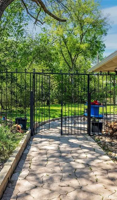 4912 Vega Court W, Fort Worth TX 76133 - Photo 4