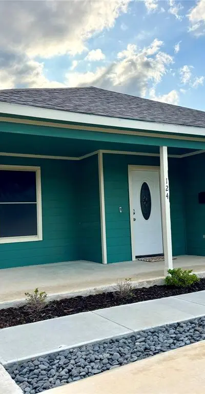 124 Oakwood Street, Chico TX 76431