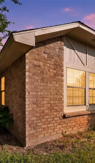 7254 Pineberry Road, Dallas TX 75249 - Photo 2