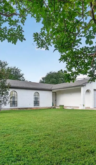 1212 Manning Street, Benbrook TX 76126 - Photo 3