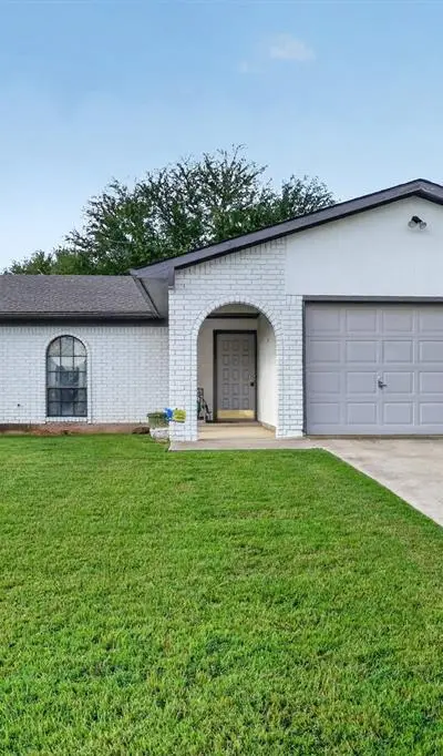 1212 Manning Street, Benbrook TX 76126 - Photo 4