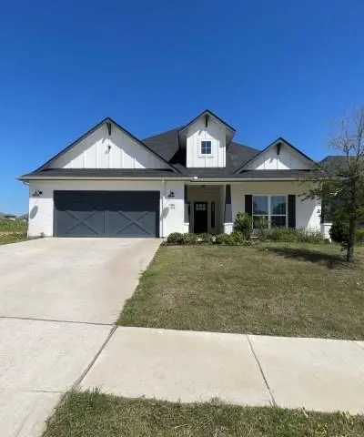2664 Streamside Drive, Burleson TX 76028