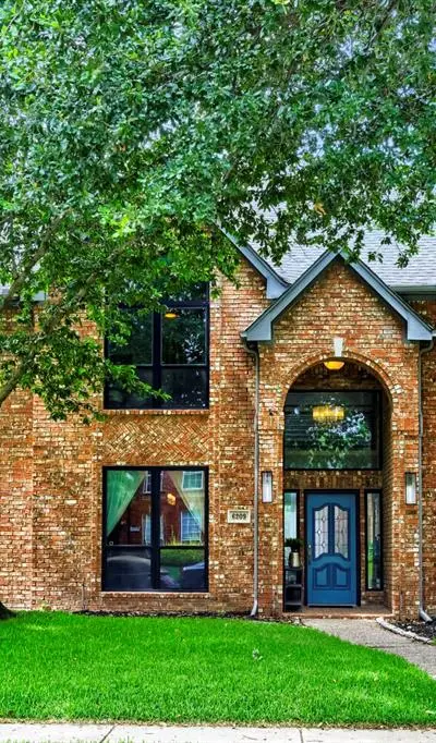 6209 Warrington Drive, Plano TX 75093 - Photo 4