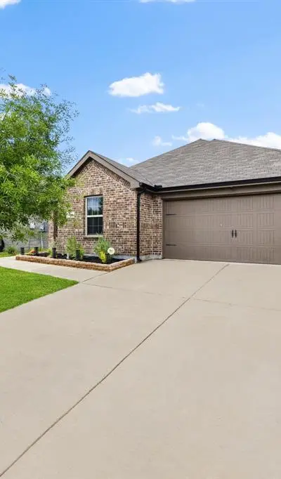 1111 Baldwin Lane, Ennis TX 75119 - Photo 2
