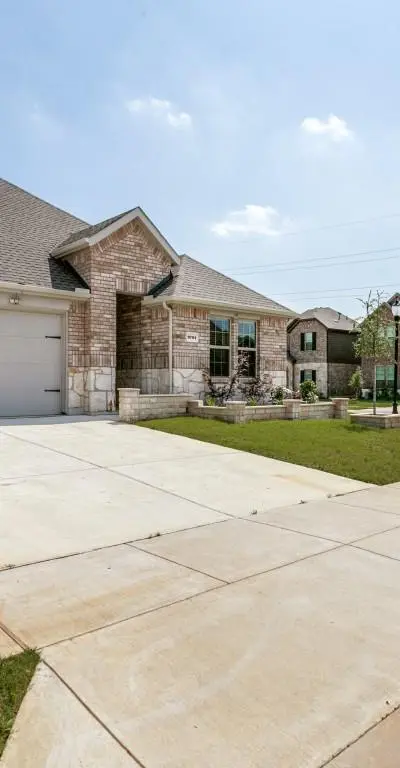 9704 Autumn Leaves Lane, Aubrey TX 76227