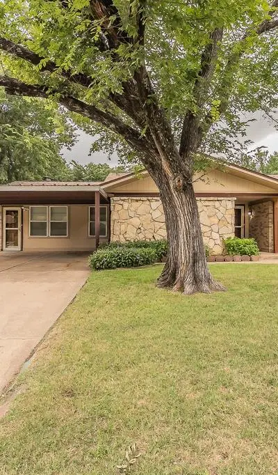 804 N Ector Drive, Euless TX 76039 - Photo 3