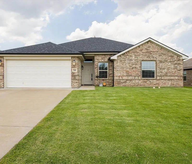 7203 Mistletoe Trail, Granbury TX 76048