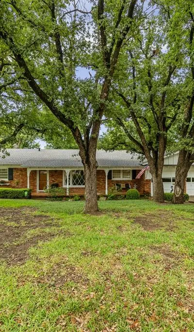1512 Weiler Boulevard, Fort Worth TX 76112 - Photo 2