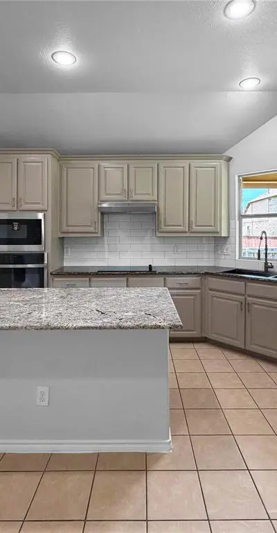 10036 Red Bluff Lane, Fort Worth TX 76177 - Photo 2