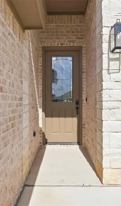 728 Raylan Street, Springtown TX 76082 - Photo 4