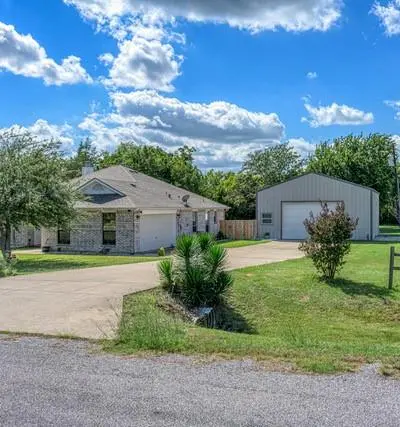 99 Catamaran Court, Gordonville TX 76245 - Photo 2