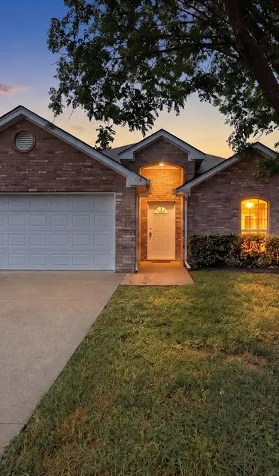 2319 Great Light Drive, Dallas TX 75228
