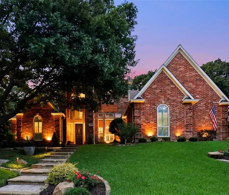 803 Woodcrest Court, Southlake TX 76092