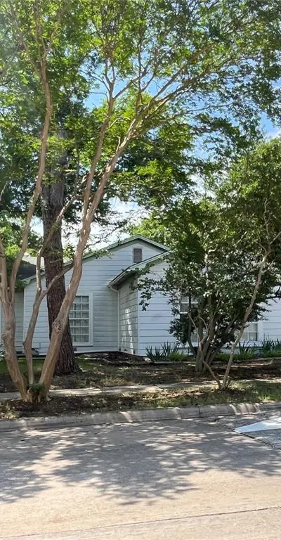 400 Edgefield Drive, Garland TX 75040
