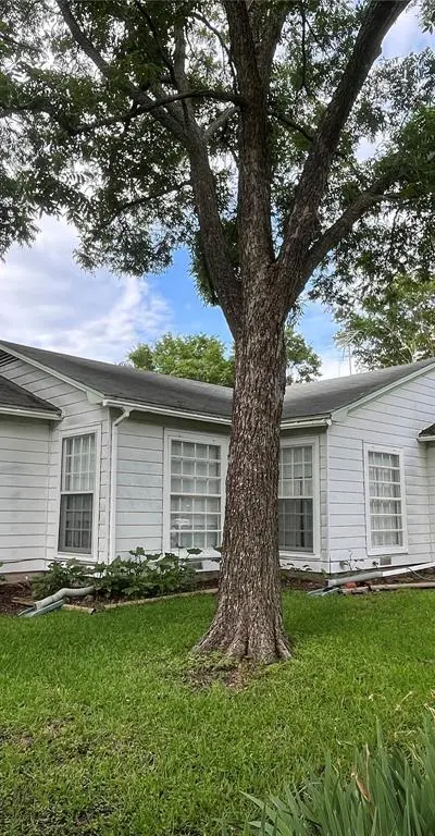 400 Edgefield Drive, Garland TX 75040 - Photo 3