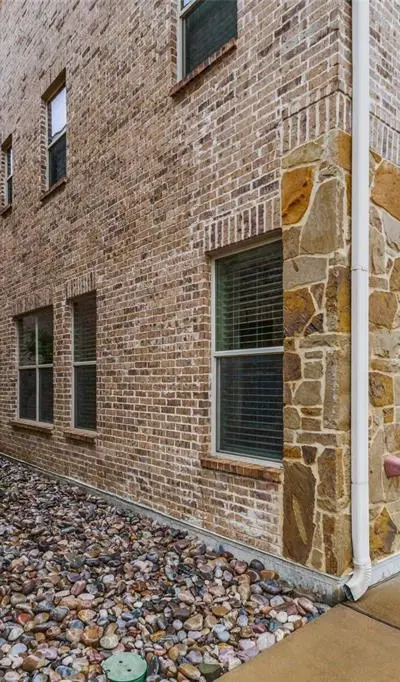 2921 Lindale Drive, Carrollton TX 75010 - Photo 3