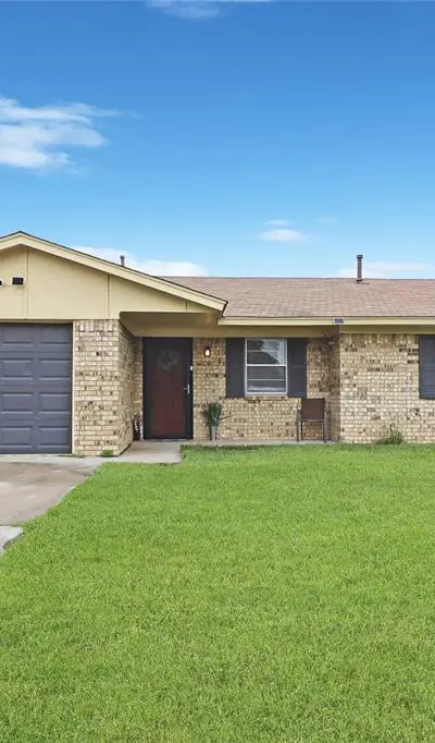 1914 Floral Drive, Gainesville TX 76240