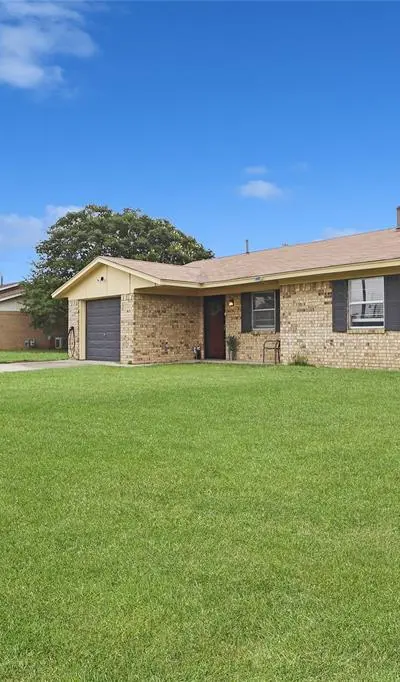 1914 Floral Drive, Gainesville TX 76240 - Photo 3