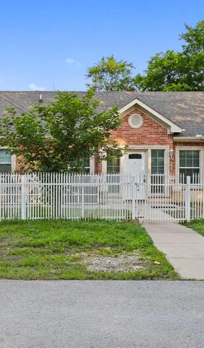 2410 Carleta Street, Dallas TX 75253