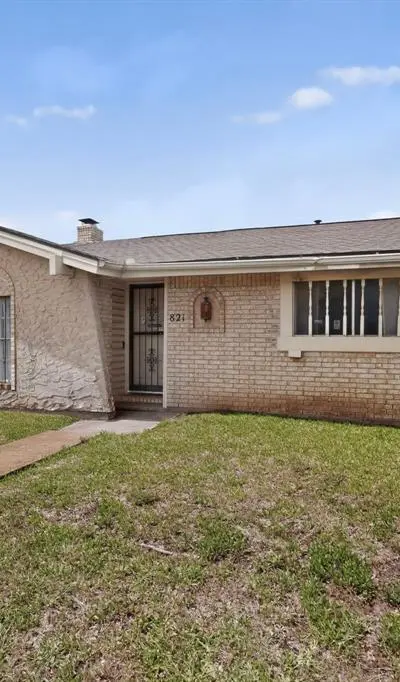 821 Cherry Hills Drive, Lancaster TX 75134 - Photo 5