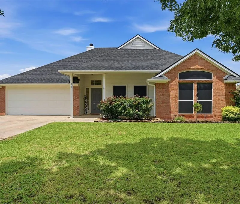 806 Birch Circle, Van Alstyne TX 75495
