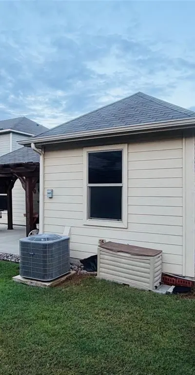 217 Bearman Drive, Fort Worth TX 76120 - Photo 3