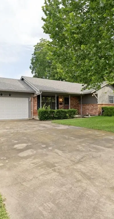 1419 Hillcrest Drive, Sherman TX 75092 - Photo 2