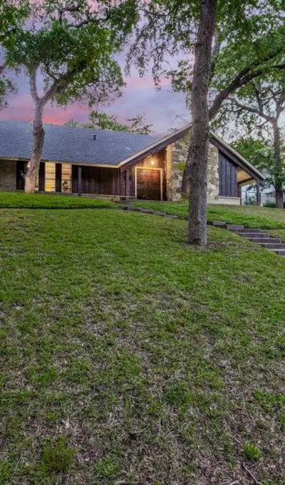 1529 Windchime Drive, Dallas TX 75224 - Photo 2
