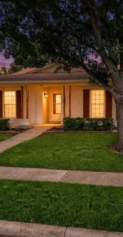 1907 Rambling Ridge Lane, Carrollton TX 75007 - Photo 2