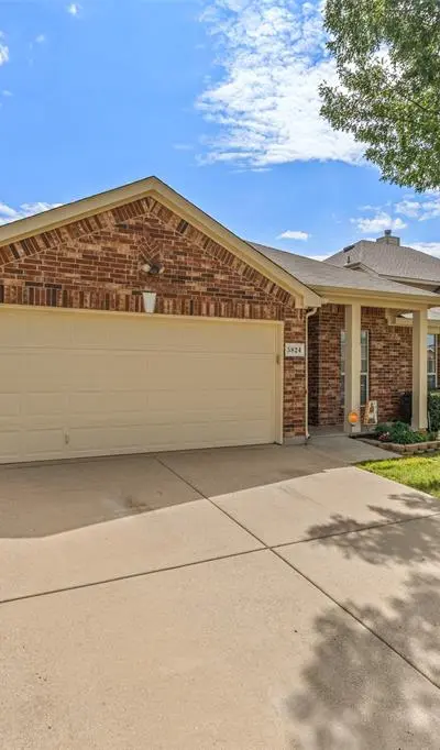 5824 Twilight Drive, Grand Prairie TX 75052 - Photo 2