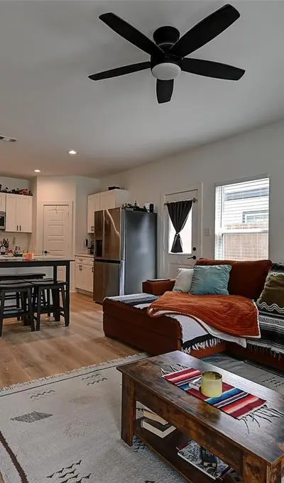 2823 Farragut Street, Dallas TX 75215 - Photo 3