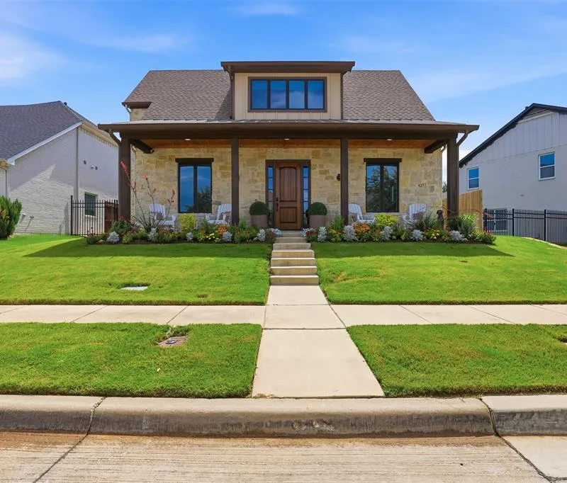 527 Trailrider Road, Fort Worth TX 76114