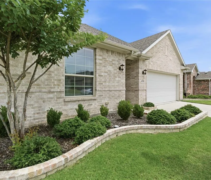 4735 Bluffview Drive, Haltom City TX 76137