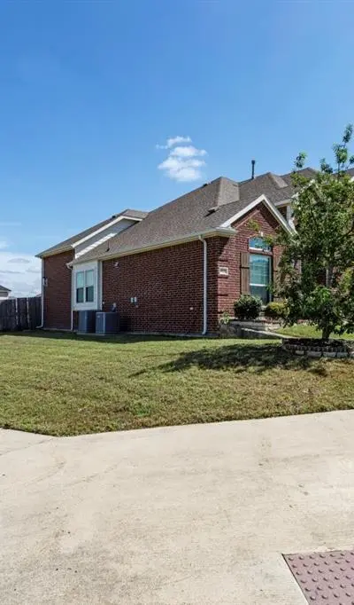 1522 Blue Jay Road, Garland TX 75043 - Photo 2