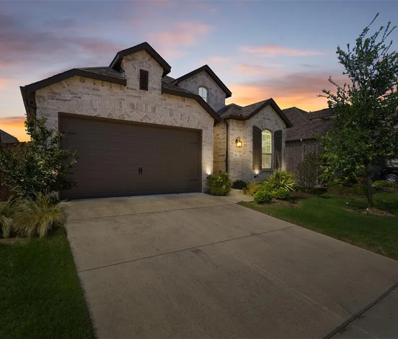 1916 Pelham Drive, Aubrey TX 76227