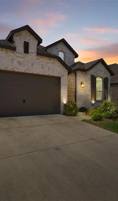 1916 Pelham Drive, Aubrey TX 76227