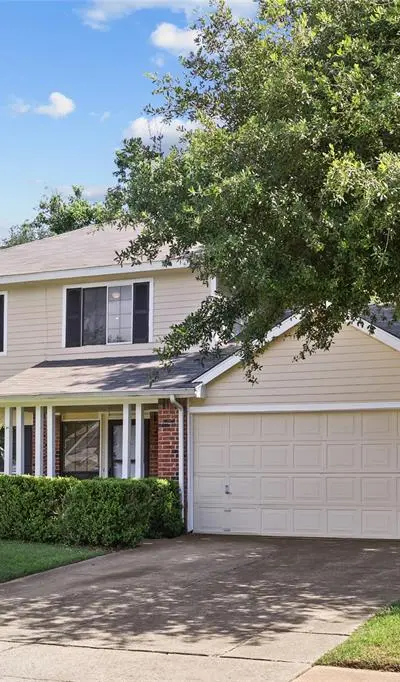 6706 Greenspring Drive, Arlington TX 76016 - Photo 2