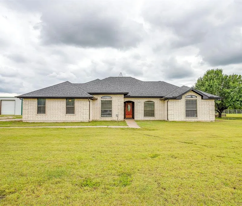 1050 Hampel Road, Palmer TX 75152