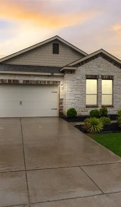 2520 Walker Avenue, Aubrey TX 76227