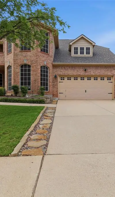 2455 Whispering Breeze Drive, Grand Prairie TX 75050
