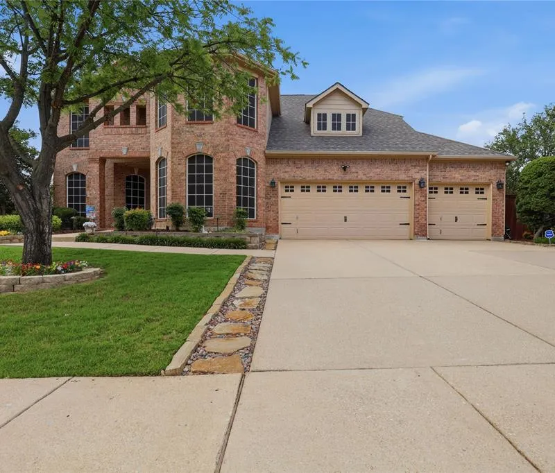 2455 Whispering Breeze Drive, Grand Prairie TX 75050
