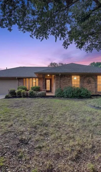 2515 Avonhill Drive, Arlington TX 76015