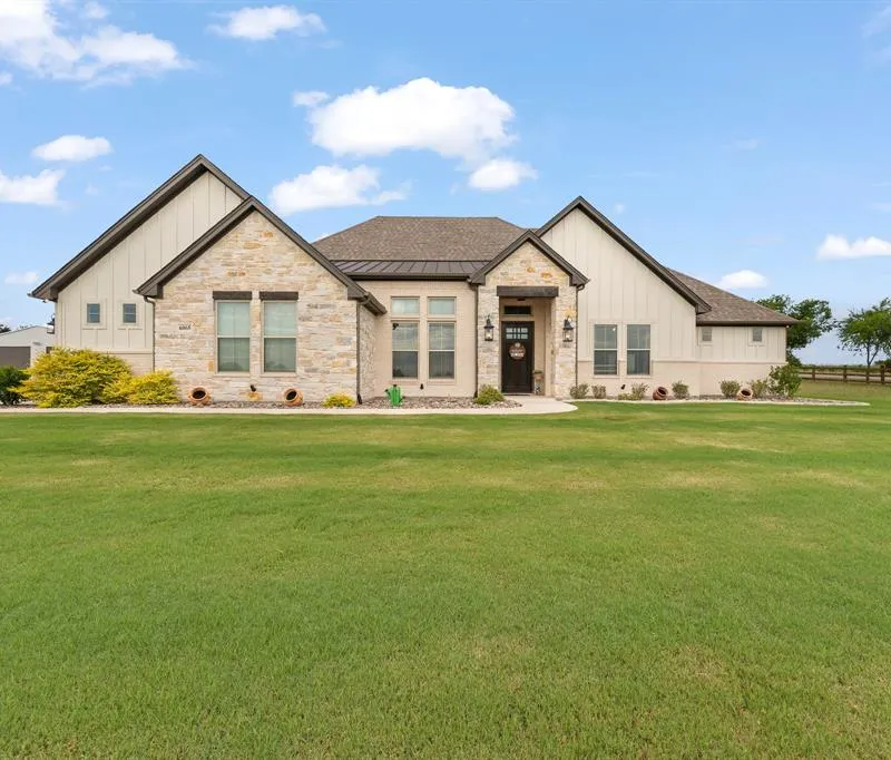 6065 Bella Terra Lane, Godley TX 76044