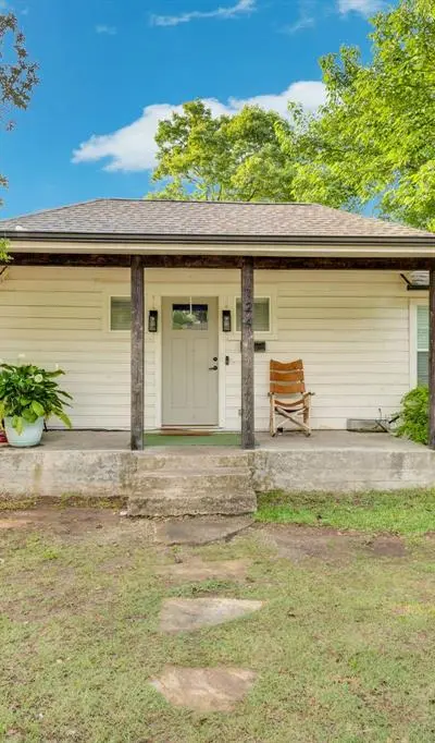 124 Coats Street, Waxahachie TX 75165