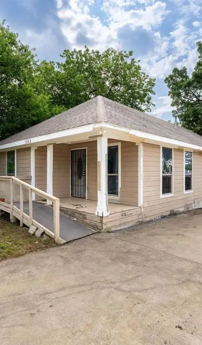 1502 Adelaide Drive, Dallas TX 75216