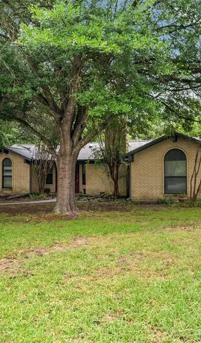 2823 Laurel Lane, Commerce TX 75428