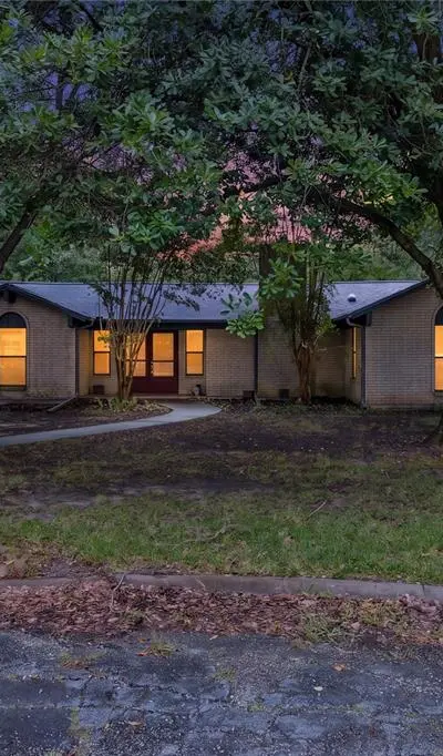 2823 Laurel Lane, Commerce TX 75428 - Photo 4